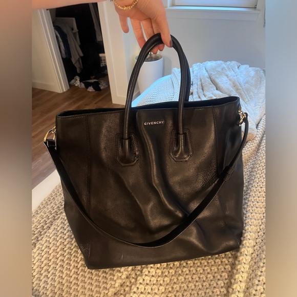 authentic Givenchy cargo tote - Picture 4 of 6